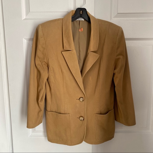 VINTAGE VALENTINO BLAZER IN TAN - Picture 6 of 9